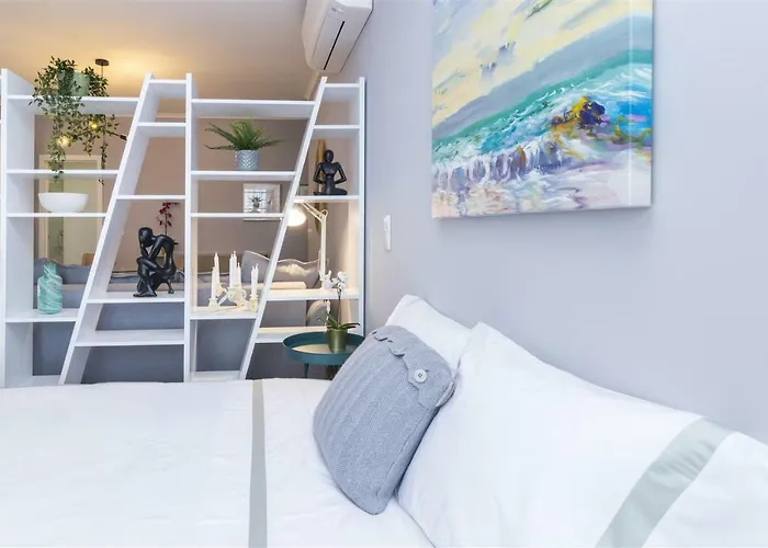 Calcada Dos Barbadinhos * Lisboa